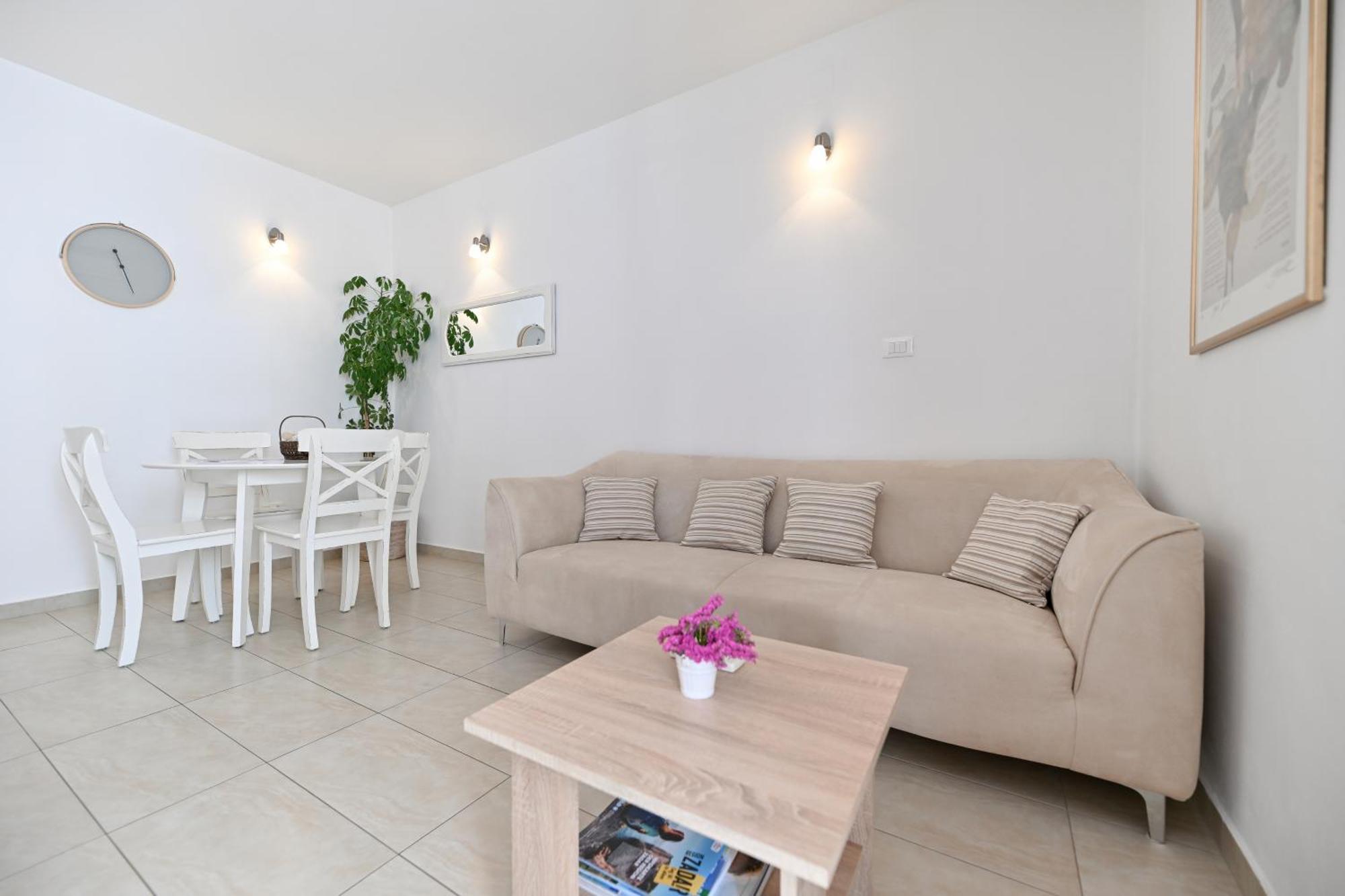Near Zadar City Center Apartment With Free Parking And Air Condition In Each Room Dış mekan fotoğraf